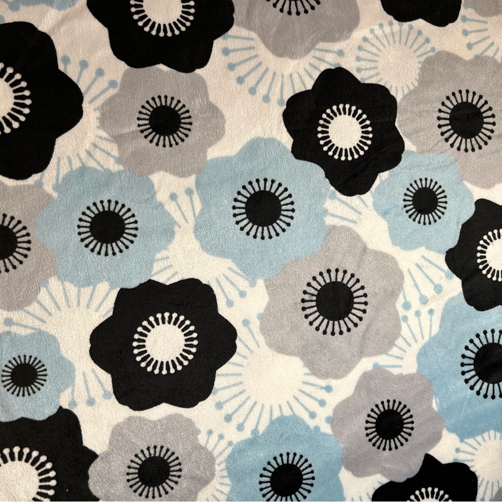 1 yd Velour Fabric Flowers (F01)